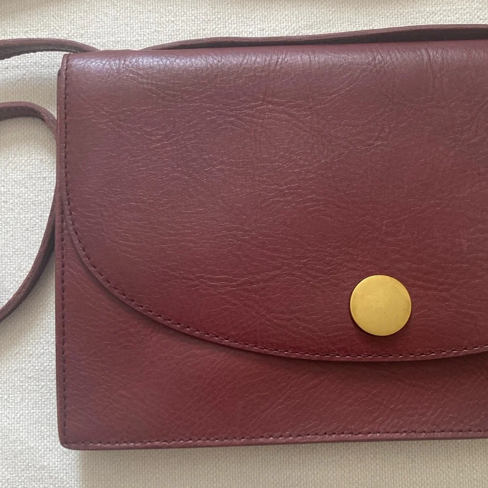 MADEWELL | The Slim Convertible Bag - Cabernet - Picture 7 of 16